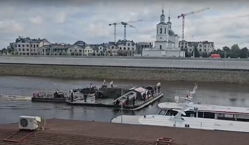 Тюменцы заметили на Туре сплав с военными