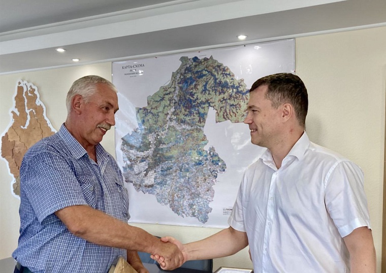 В Тюмени проводили на пенсию лесника-передовика