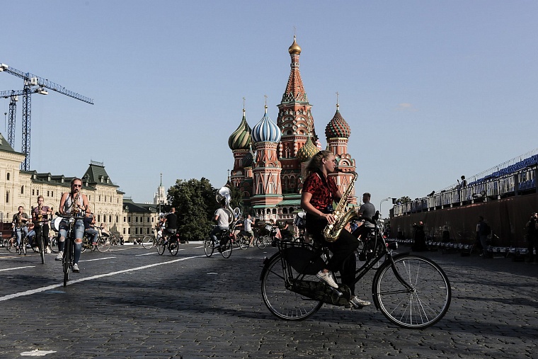 «Спасская башня» в столице стерла границы между странами