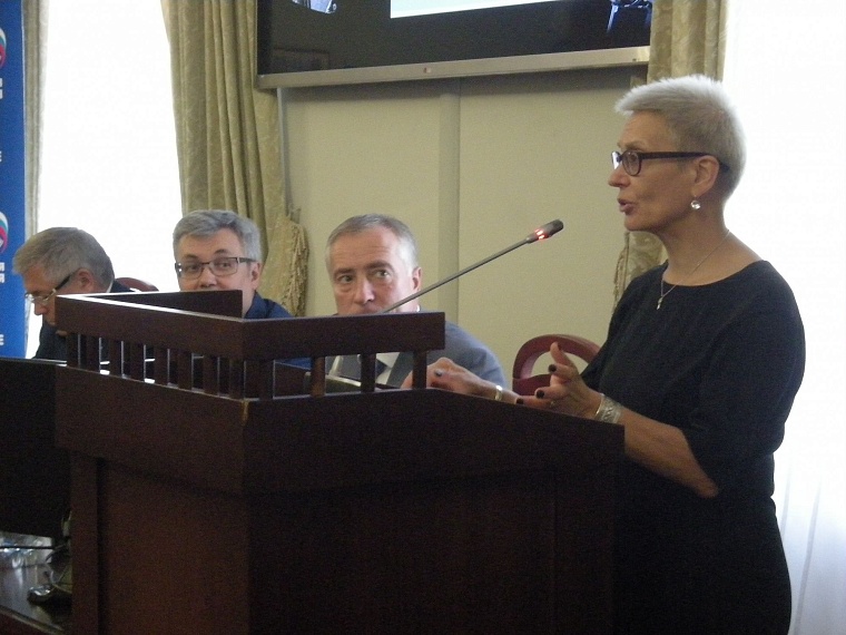 На конкурс памяти Александра Ефремова фотохудожники прислали три тысячи работ