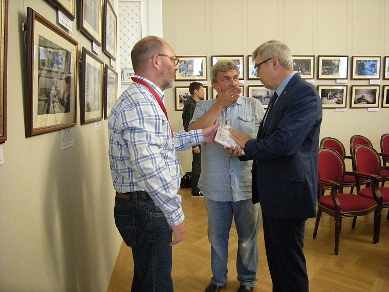 На конкурс памяти Александра Ефремова фотохудожники прислали три тысячи работ