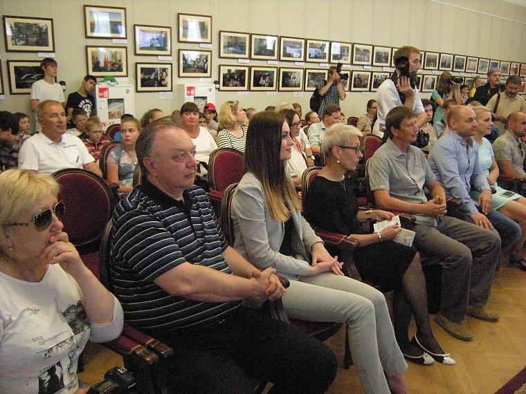 На конкурс памяти Александра Ефремова фотохудожники прислали три тысячи работ