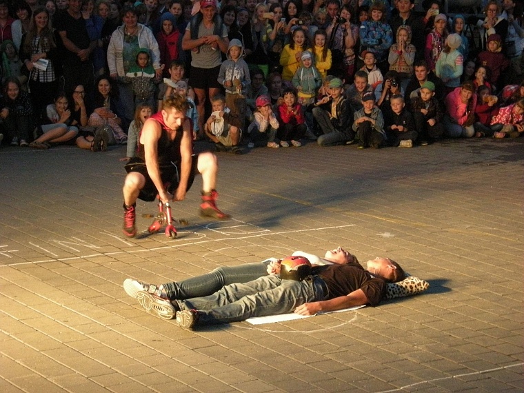 «Сны улиц» не испугались грозных туч