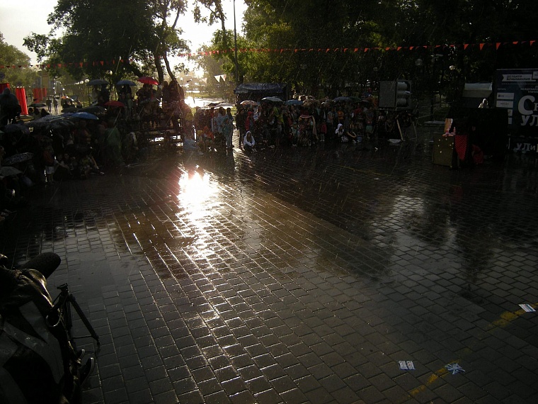 «Сны улиц» не испугались грозных туч