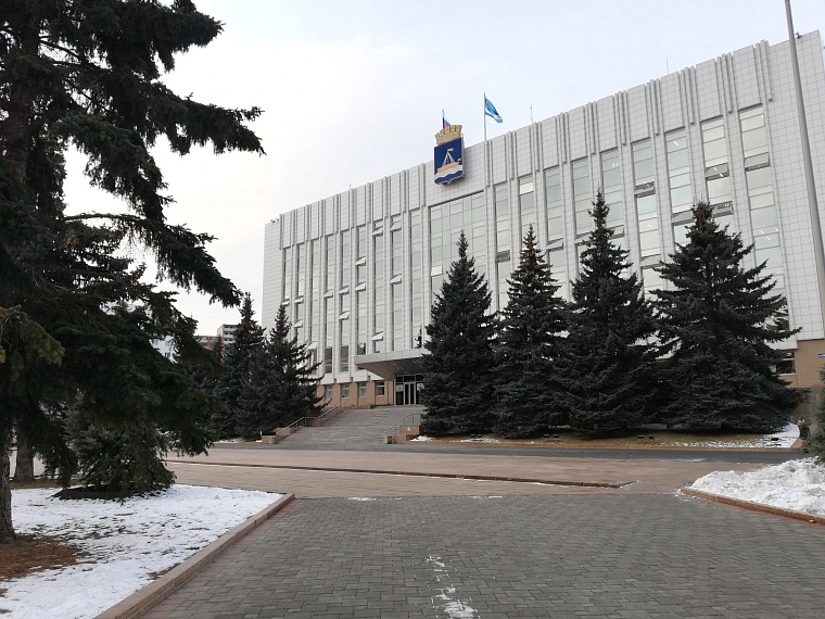 Тюменская городская дума начала очередное заседание: кого наградят нагрудным знаком?