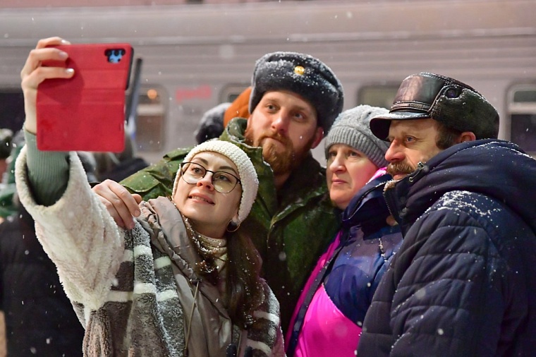 Из Тюмени на боевое слаживание проводили очередное подразделение бойцов