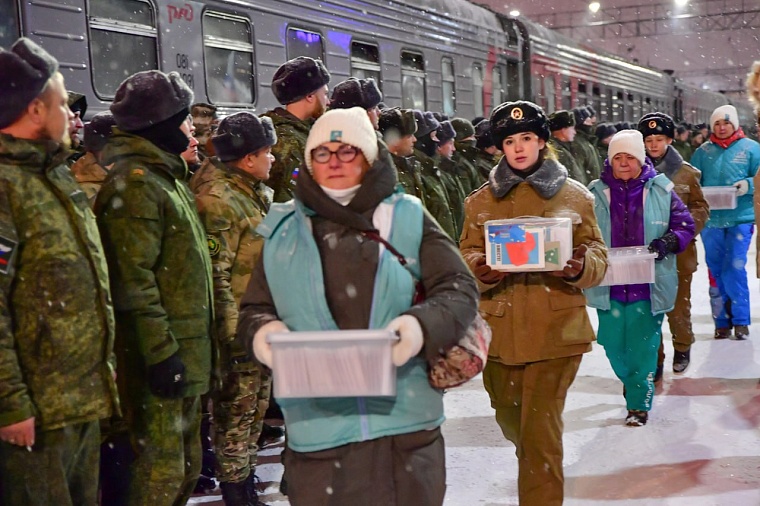 Из Тюмени на боевое слаживание проводили очередное подразделение бойцов