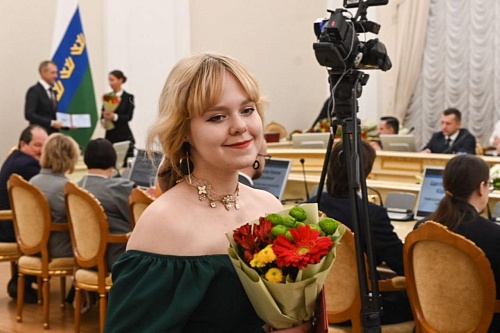 Эксперт назвала вручение именных стипендий губернатора мощным стимулом для тюменских студентов и аспирантов