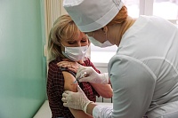Вакцинацию от коронавируса внесли в национальный календарь прививок: что это значит