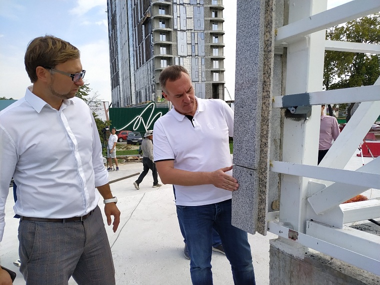 Высота тюменской стелы "Город трудовой доблести" составила 1945 см