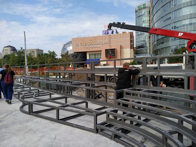 Высота тюменской стелы "Город трудовой доблести" составила 1945 см