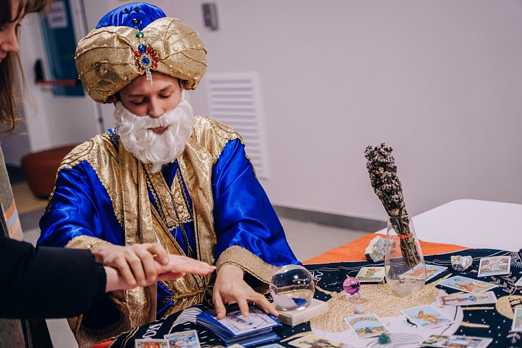 В Тюмени на выборы пришел предсказатель