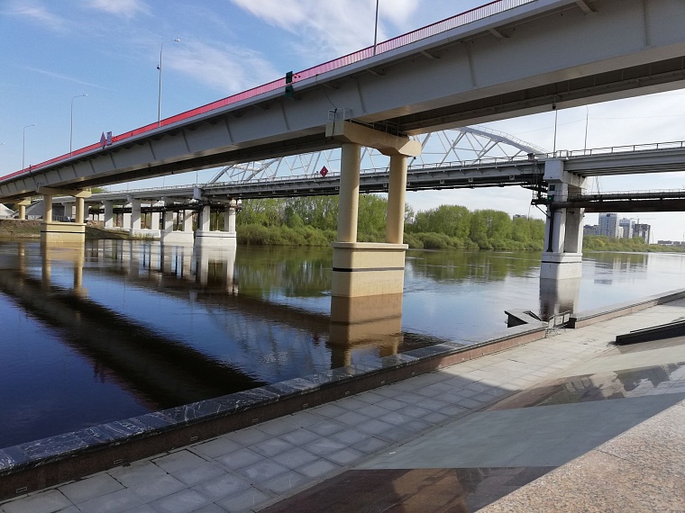 Тура пошла на спад, но нижний ярус набережной закрыт для посетителей