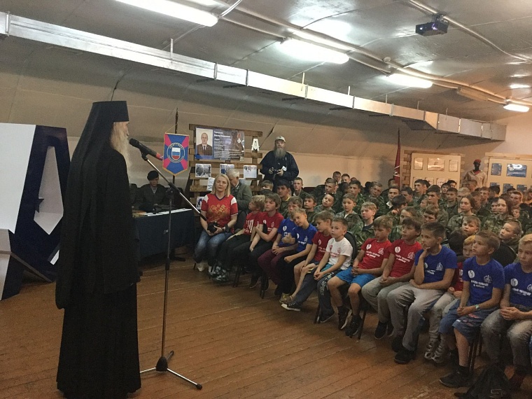Монах Киприан, в миру Герой Советского Союза Валерий Бурков,  встретился с молодежью
