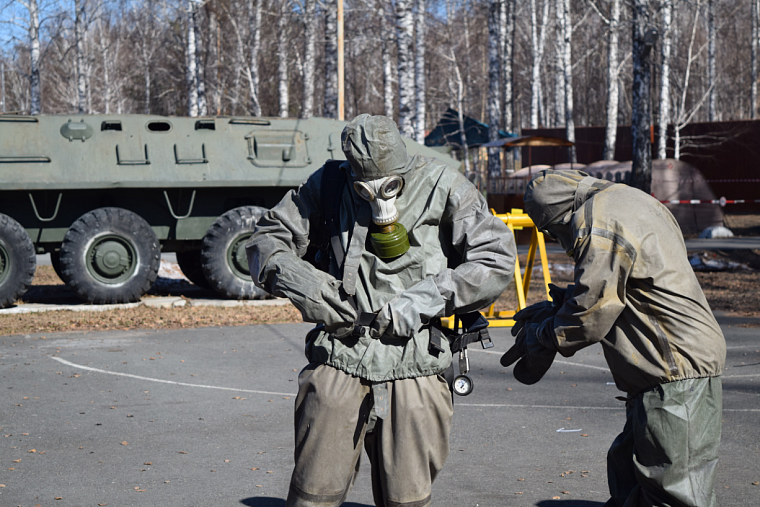 Ребята из районов Тюменской области проходят испытания в проекте "Юный спасатель"