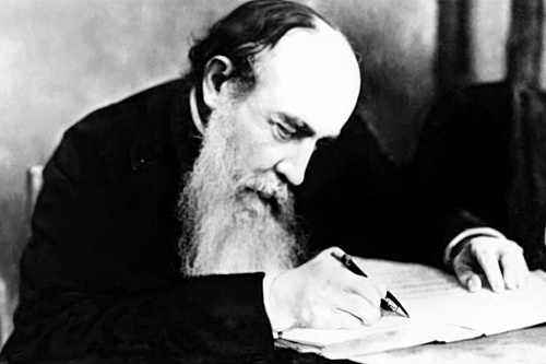 Росписи и фото великого ученого Менделеева можно увидеть в Тюремном замке