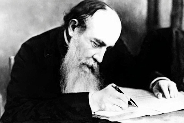 Росписи и фото великого ученого Менделеева можно увидеть в Тюремном замке