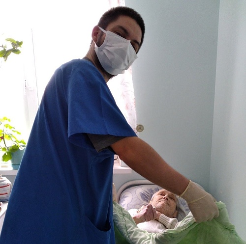 Тюменцы сдают родных-инвалидов в центр "Милосердие"