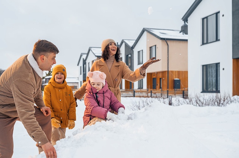Дом с паркингом, досуговый центр с рестораном и другие объекты