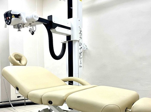 В лечении заболеваний кожи специалистам Медгорода помогает новая установка