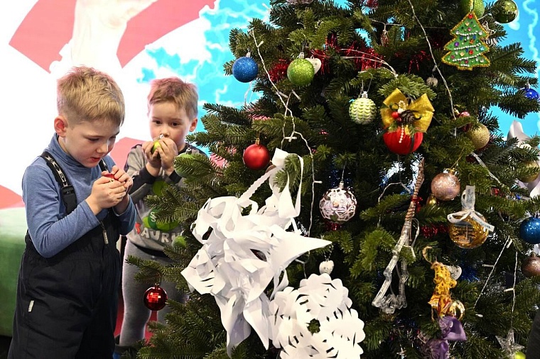 В первый рабочий день в 2024 году на выставку "Россия" на ВДНХ пришли 156 тысяч человек