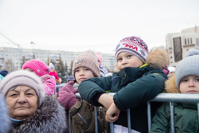 На площади 400-летия открылась резиденция Деда Мороза
