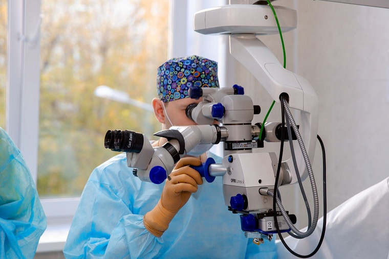 Врачи вернули зрение тюменке с обширным отслоением сетчатки