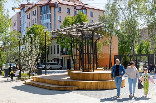 Улица Дзержинского стала излюбленным местом для прогулок тюменцев и гостей города