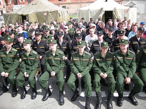 Весенний призыв завершен. Около 1,7 тысячи призывников из Тюменской области отправились служить