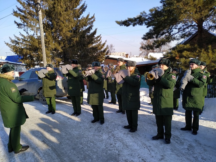 Ветерана войны из Тюмени Анну Шахтарину поздравили со 100-летним юбилеем