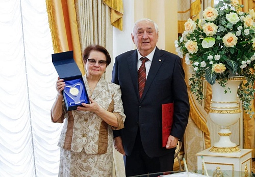 В Тюмени Степан Михайлович и Галина Николаевна Киричуки отметили изумрудную свадьбу