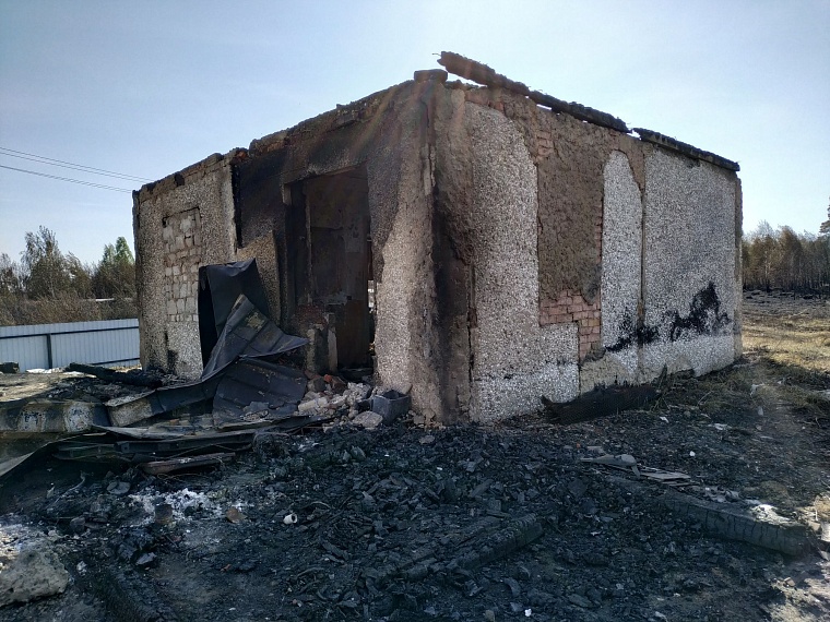 Активисты ОНФ передали погорельцам из СНТ "Солнышко" собранные вещи и продукты питания