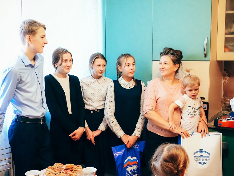 Океанариум, оранжерея и оладьи с икрой: тюменские ребята побывали в Югре и на Ямале