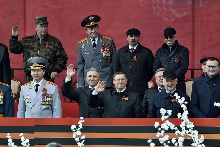 В «Бессмертном полку» в Тюмени прошли 75 тысяч человек