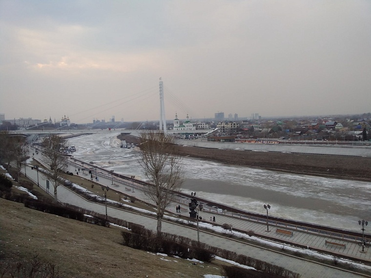 Тюменцы ждут ледохода