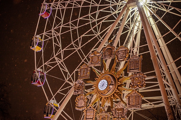 Тюмень новогодняя: новинки и хиты праздничного убранства лучшего города Земли. Фоторепортаж