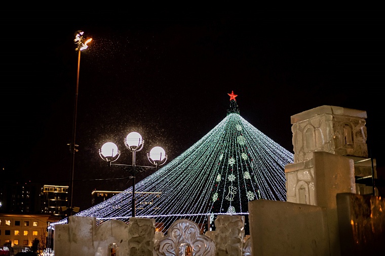Тюмень новогодняя: новинки и хиты праздничного убранства лучшего города Земли. Фоторепортаж