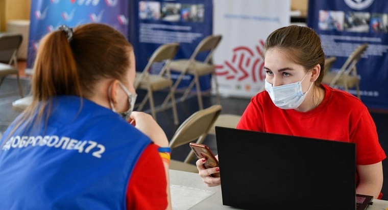 Студентка-медик из Тюмени совмещает учебу и работу с волонтерством