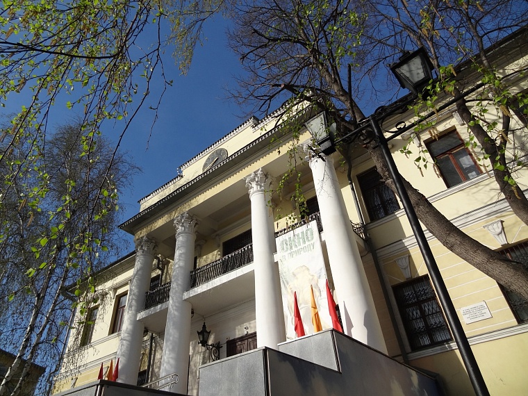 Тюменских детей научат читать северные орнаменты