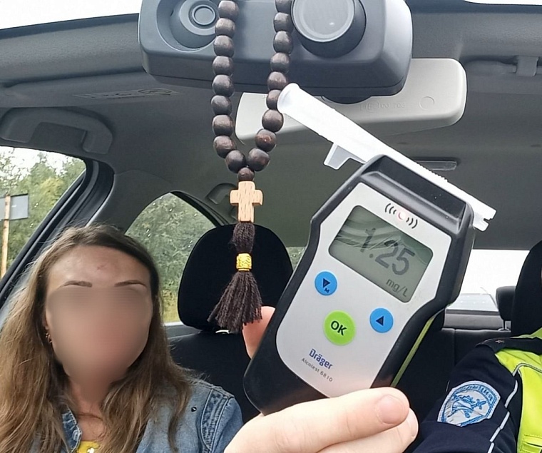 В Бердюжье пьяная автомобилистка пыталась убежать от инспекторов ГИБДД