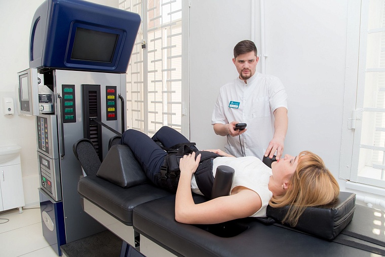 Берегите позвоночник и суставы: как понять, что пора бежать к врачу и можно ли избежать операции