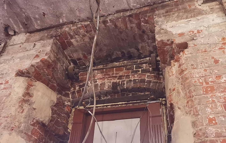 Во время реставрации дома в Тюмени обнаружили необычный механизм