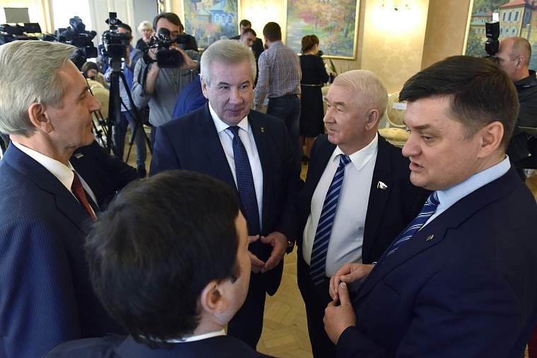 Регионы большой Тюменской области продлили договор о сотрудничестве