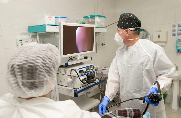 Тюменские врачи извлекли из легкого восьмилетней девочки выпавший молочный зуб