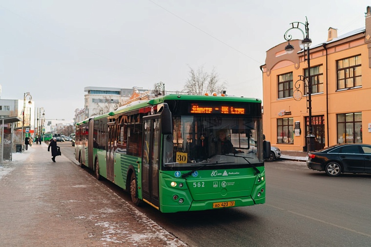 Александр Моор пожелал тюменским автомобилистам безаварийного вождения