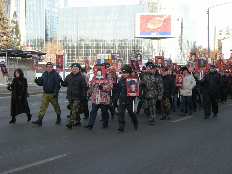 По Тюмени в День героев Отечества прошел крестный ход