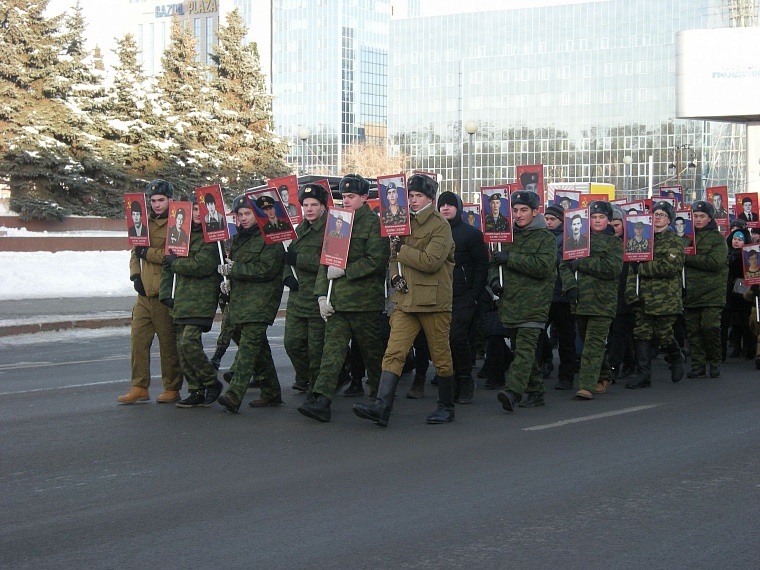 По Тюмени в День героев Отечества прошел крестный ход