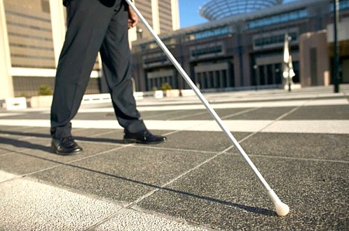 День белой трости: время увидеть незрячих