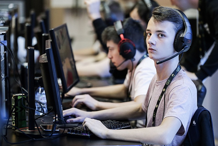 «Главное — быть неожиданным»: в Тюмени проходит турнир по CS: GO