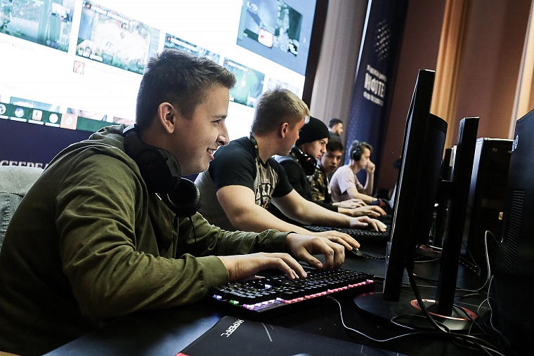 «Главное — быть неожиданным»: в Тюмени проходит турнир по CS: GO